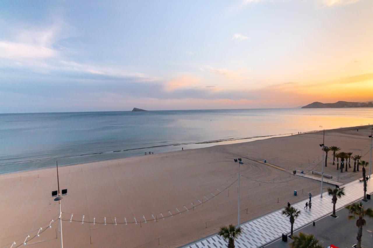 Luminoso Apartamento en Primera Línea de Playa Benidorm Exterior foto