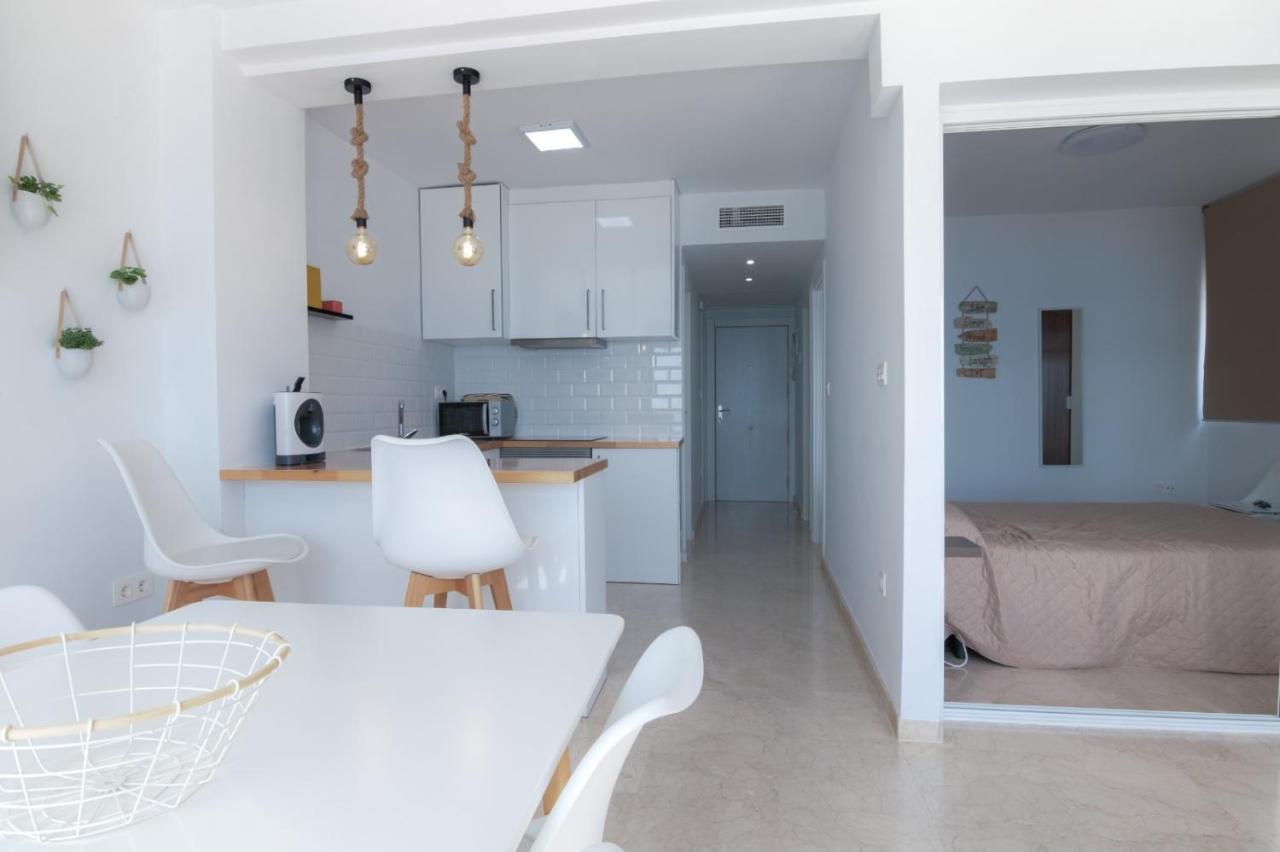 Luminoso Apartamento en Primera Línea de Playa Benidorm Exterior foto