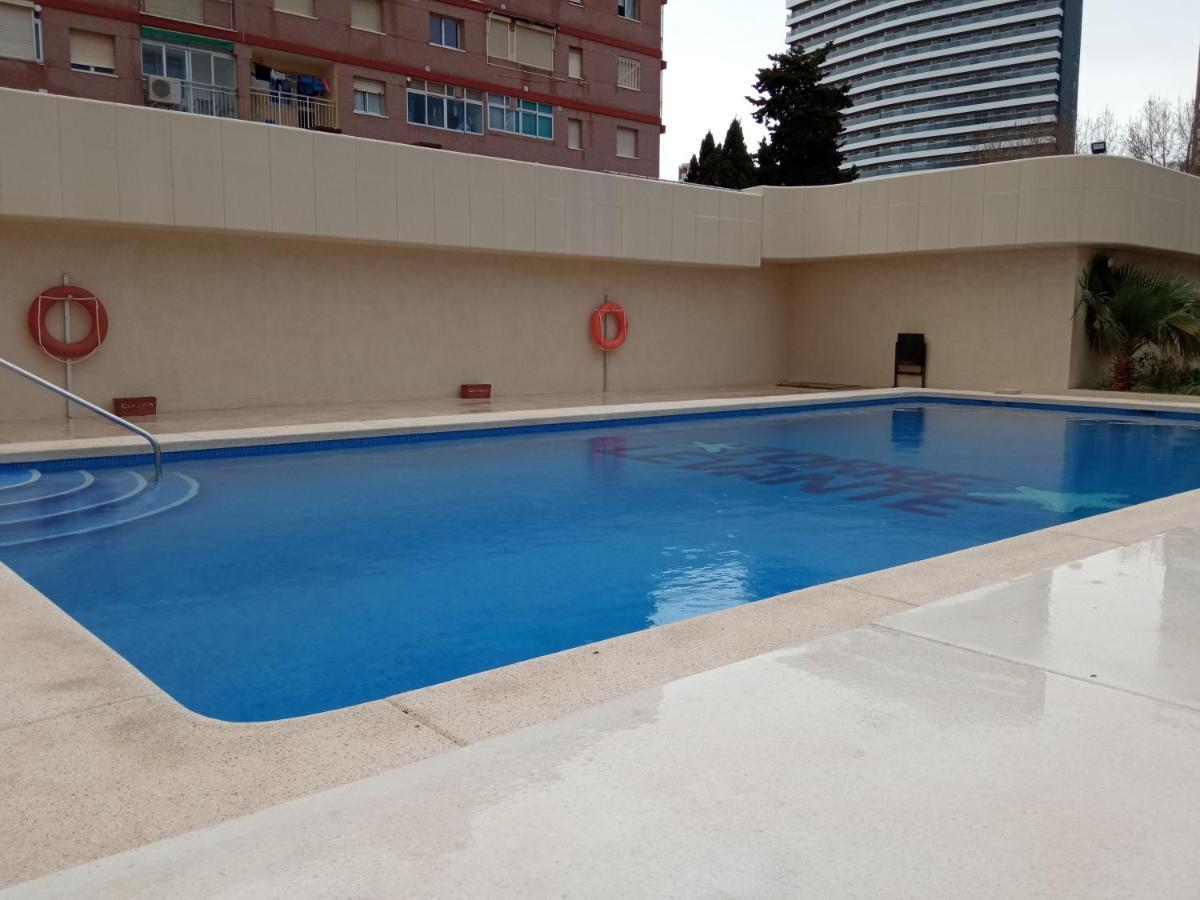 Luminoso Apartamento en Primera Línea de Playa Benidorm Exterior foto