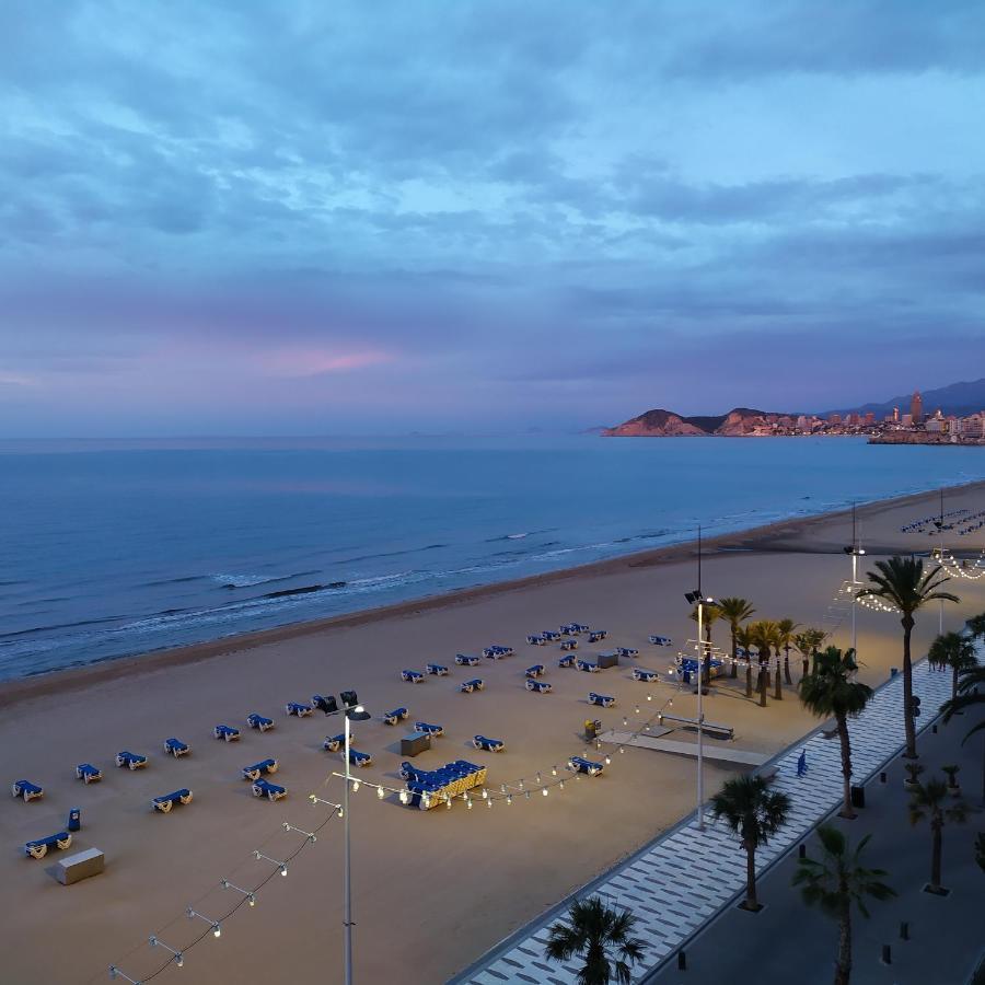 Luminoso Apartamento en Primera Línea de Playa Benidorm Exterior foto