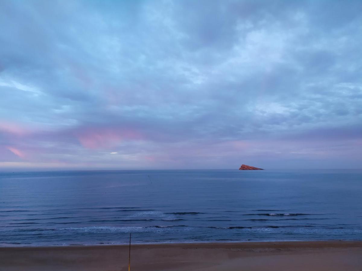 Luminoso Apartamento en Primera Línea de Playa Benidorm Exterior foto